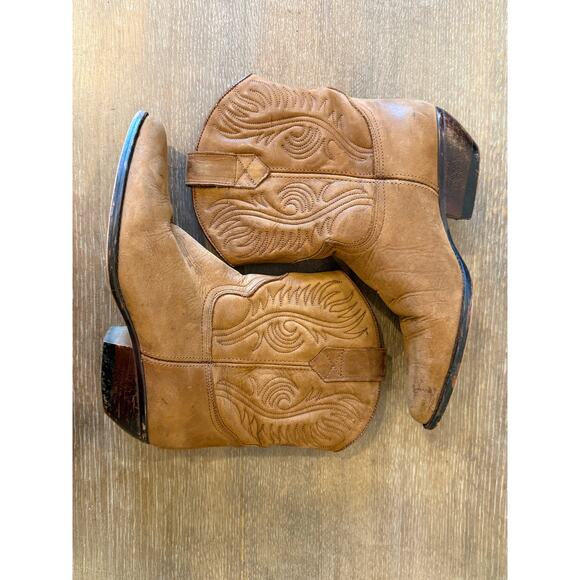 GUESS Suede Camel Western Short Cowboy Boots Women size 7.5 - Picture 2 of 8